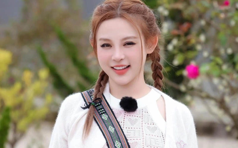 Tìm hiểu thông tin về tác giả Huyền Baby